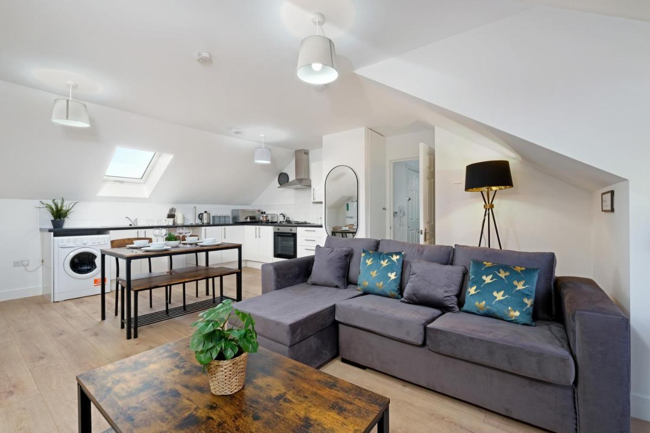 Pinewood Studios, Iver Slough Heathrow 1 & 2 Bedroom Apartments With Parking By Arista Living المظهر الخارجي الصورة