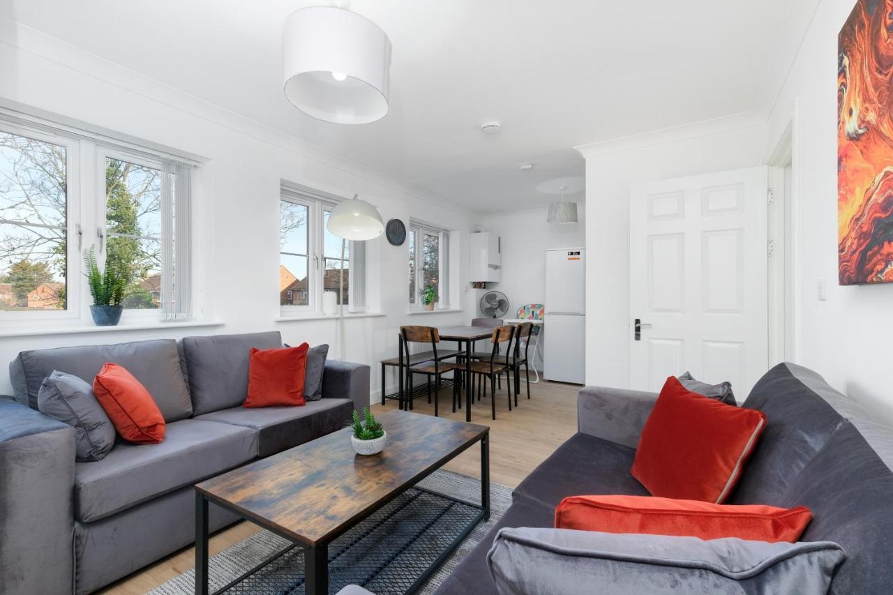 Pinewood Studios, Iver Slough Heathrow 1 & 2 Bedroom Apartments With Parking By Arista Living المظهر الخارجي الصورة