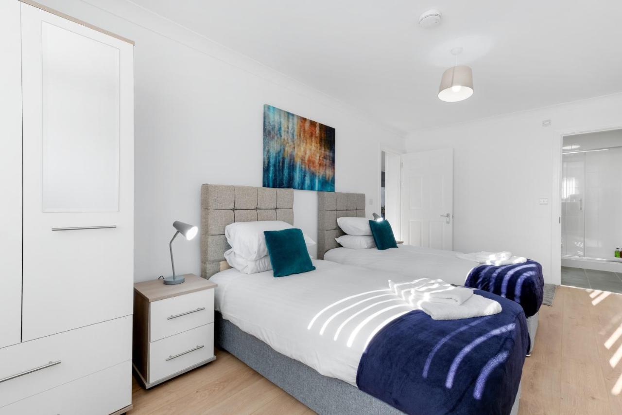 Pinewood Studios, Iver Slough Heathrow 1 & 2 Bedroom Apartments With Parking By Arista Living المظهر الخارجي الصورة