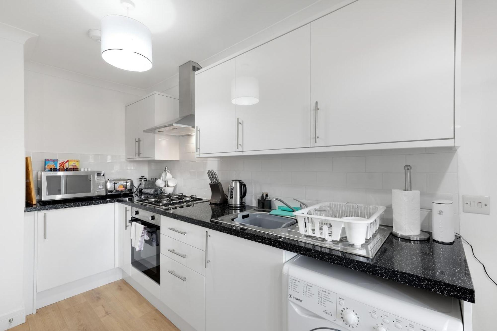 Pinewood Studios, Iver Slough Heathrow 1 & 2 Bedroom Apartments With Parking By Arista Living المظهر الخارجي الصورة